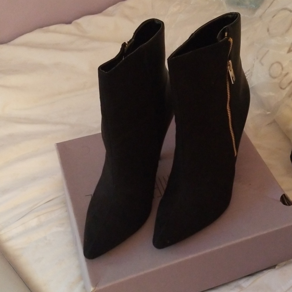 Black j lo booties - Picture 2 of 3